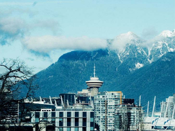 Vancouver’s New "Second Downtowns": Is 2026 the Year to Buy in Oakridge or River District